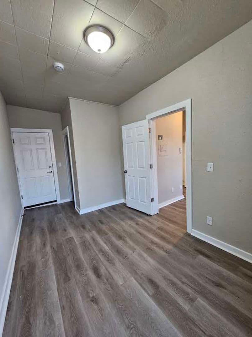 Knoxville Apartment: 102 E Robinson St