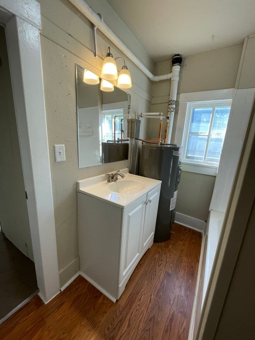 Perry House: 631 3rd St