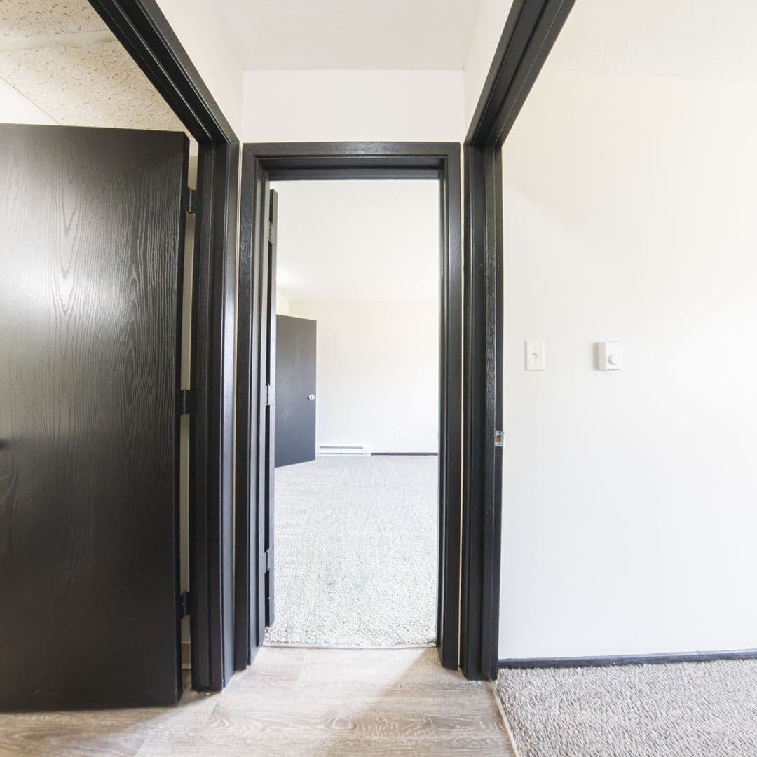 Perry Apartment: 2516 Perry Park Ave