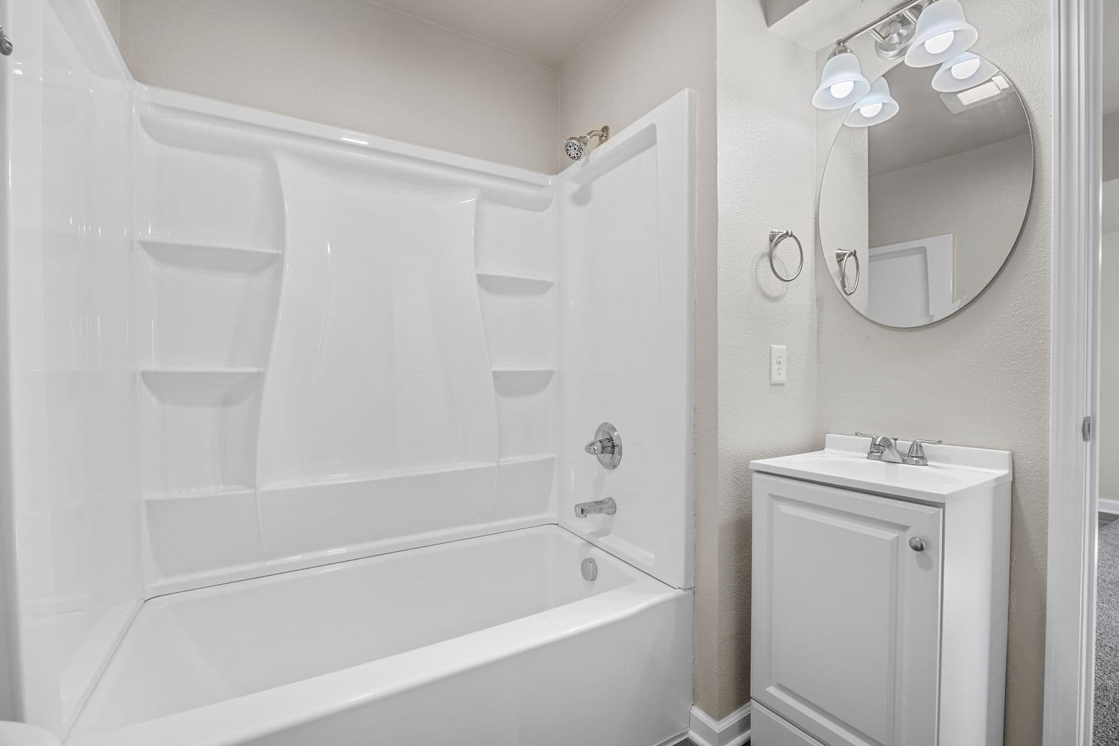 Indianola House: 509 W 2nd Ave