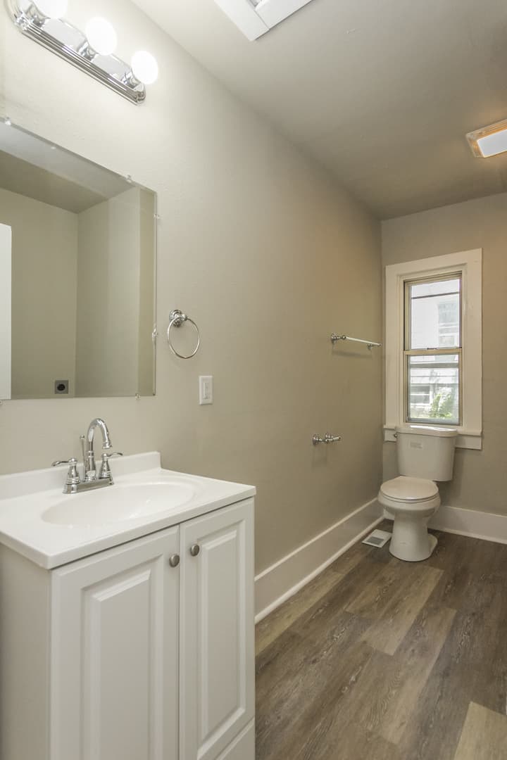 Des Moines House: 2807 Oxford St