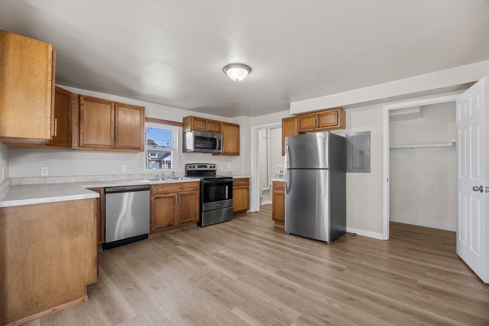 Indianola House: 509 W 2nd Ave