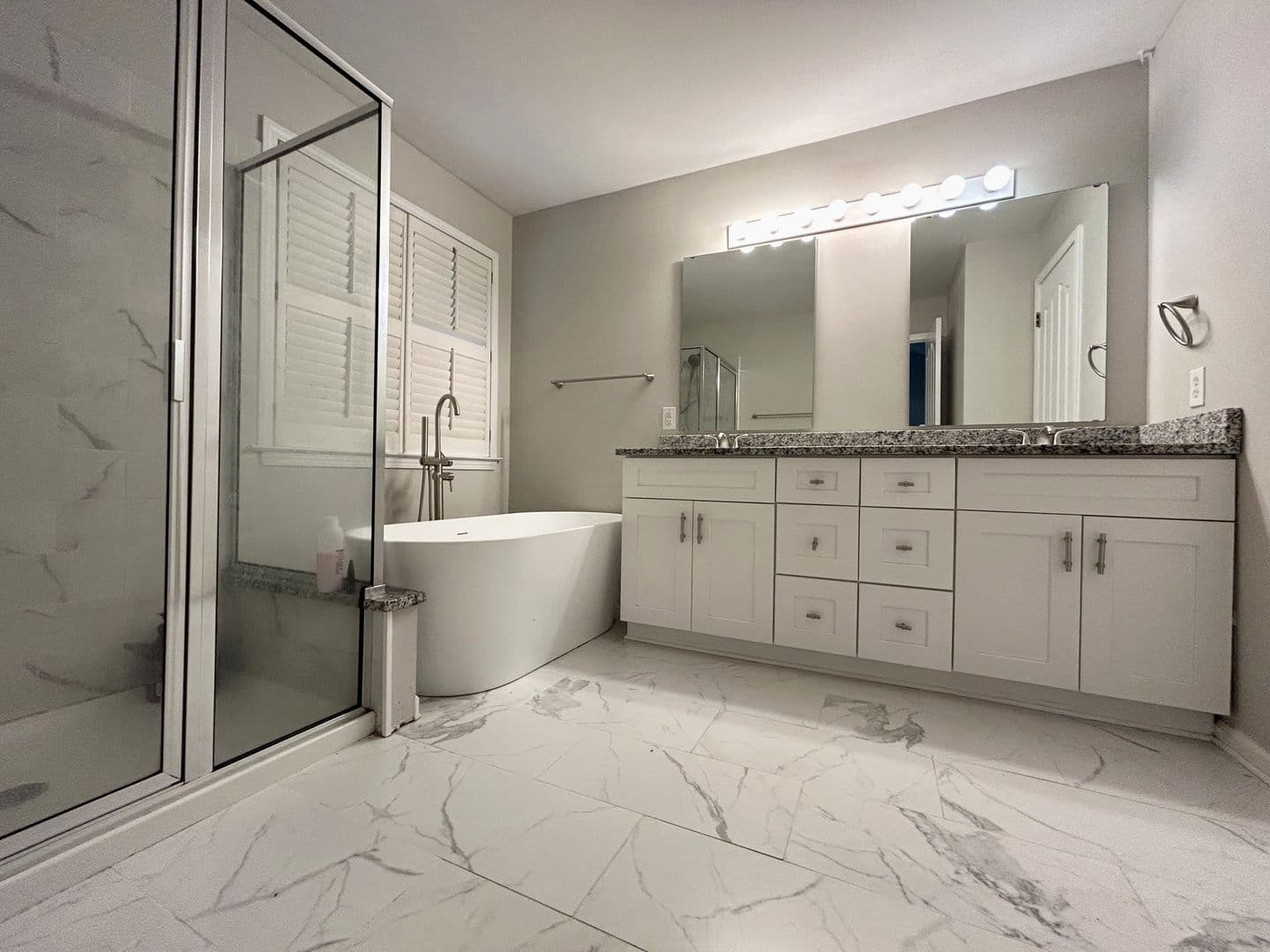 Matthews House: 733 Meadow Lake Dr