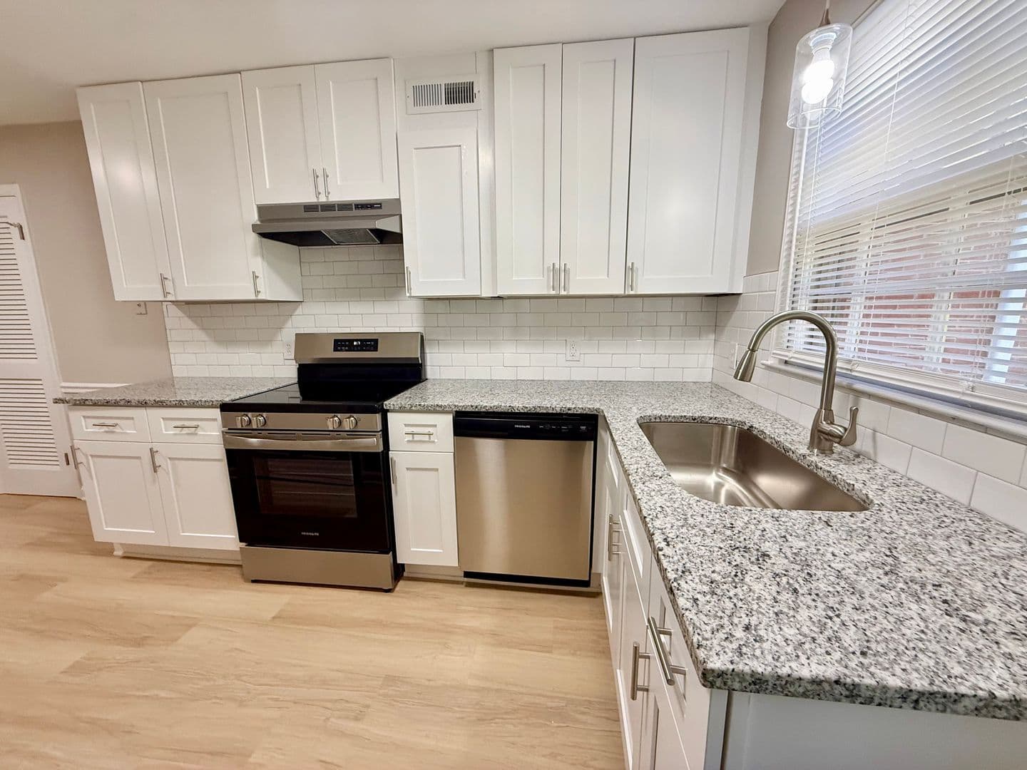 Charlotte Townhome: 3823 Rosehaven Dr.