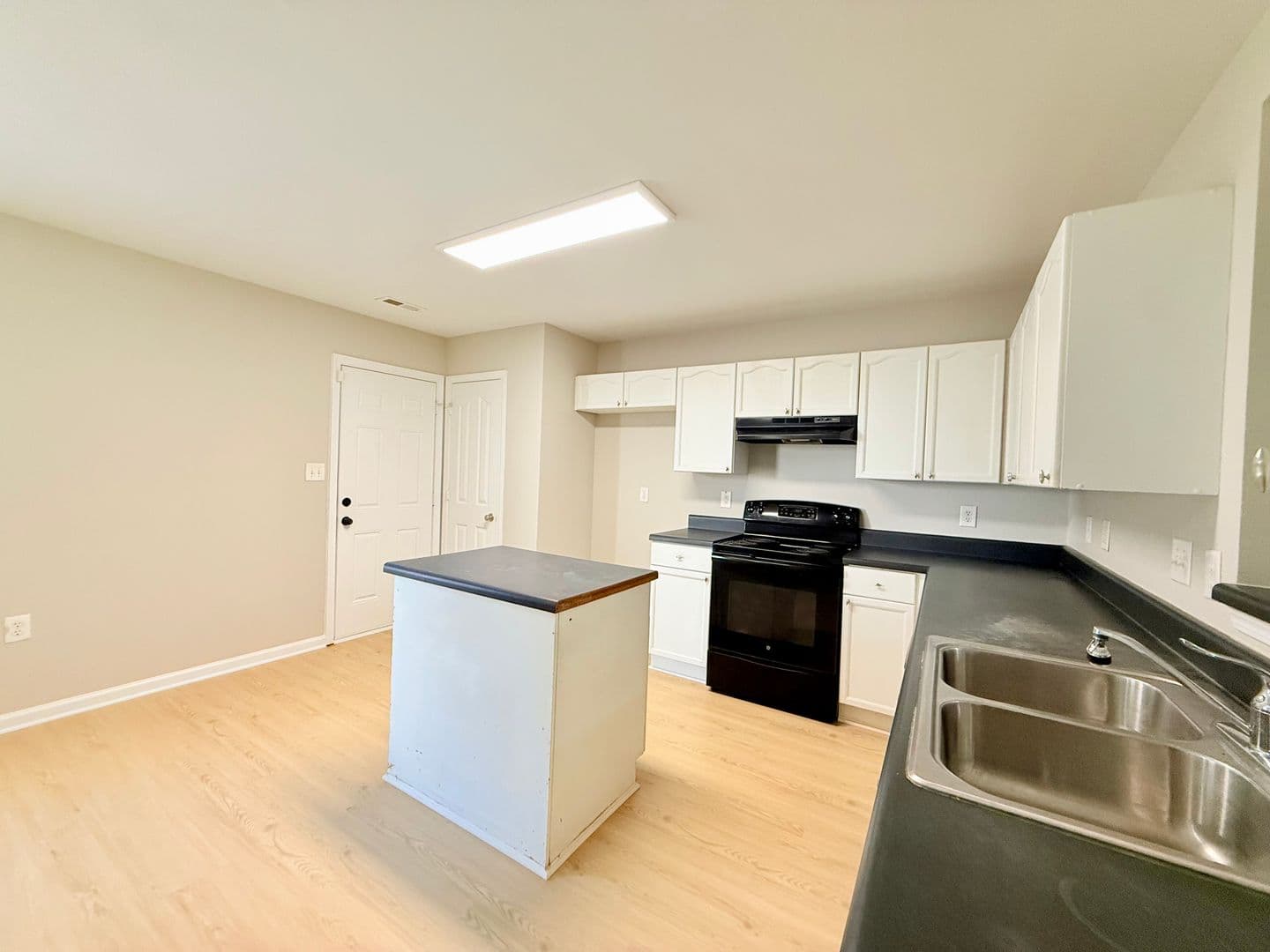 Charlotte House: 2219 Gooseberry Rd