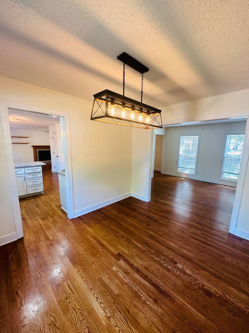 Charlotte House: 4919 Sarah Hall Ln