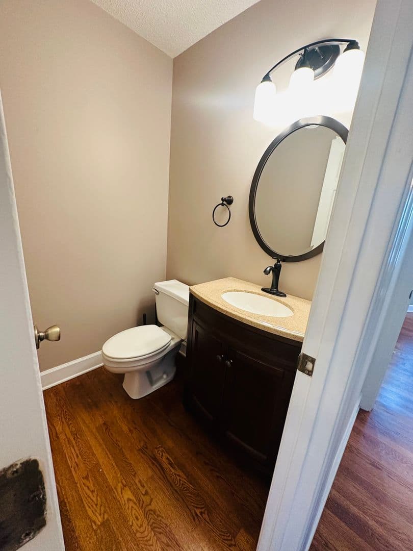 Charlotte House: 4919 Sarah Hall Ln