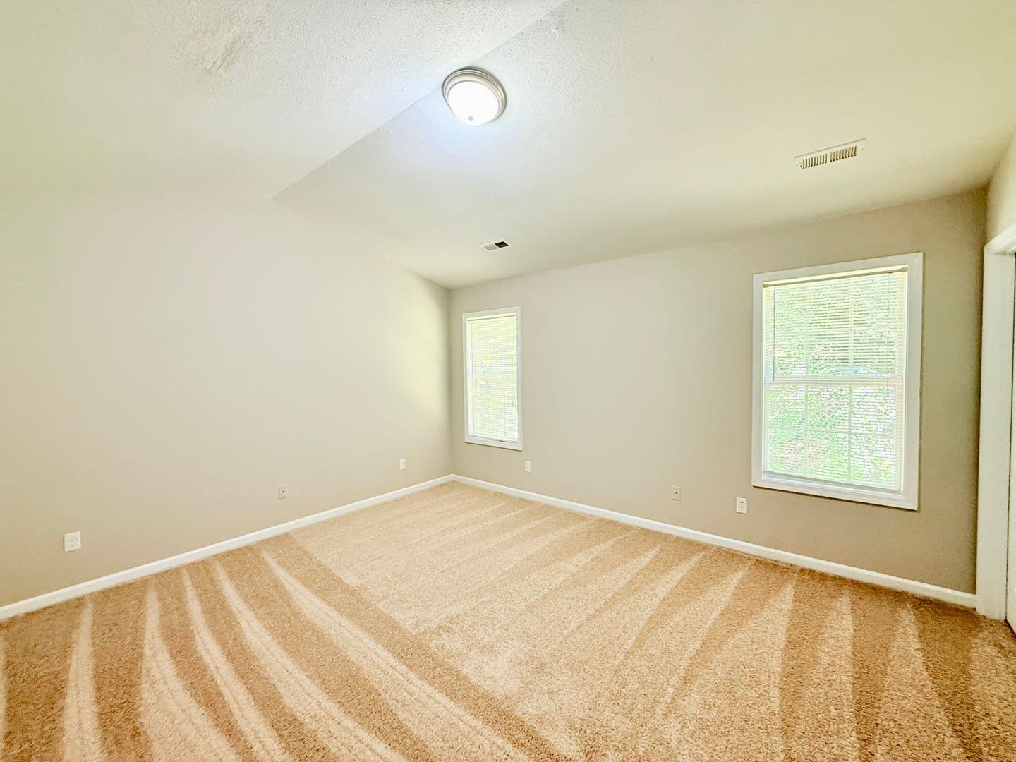 Charlotte House: 1543 Hollow Maple Dr