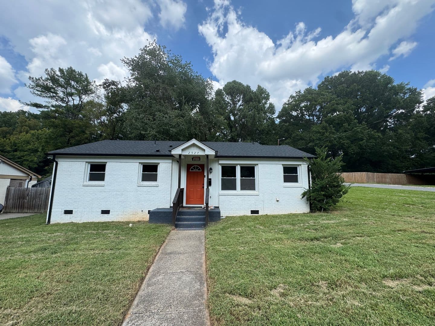 Charlotte House: 2527 Dora Dr.