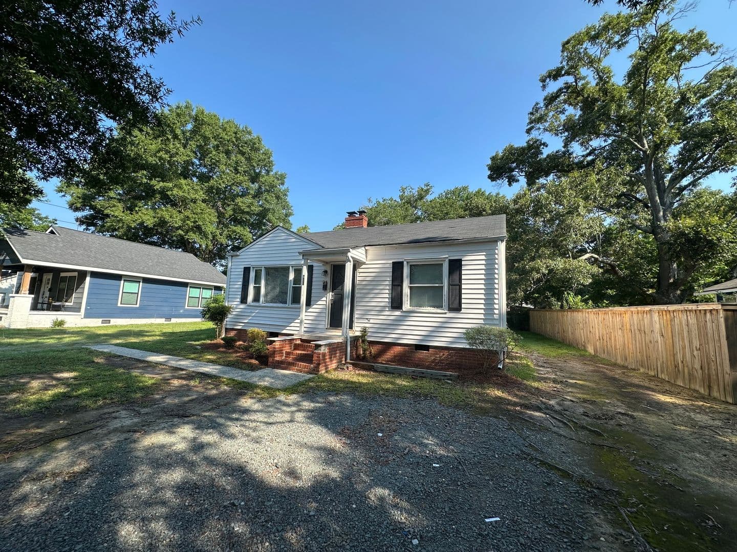Monroe House: 610 Engleside Street