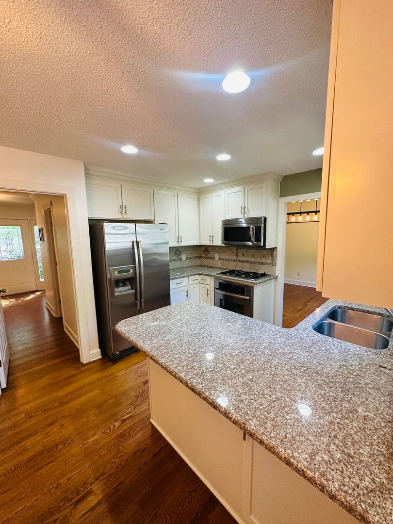 Charlotte House: 4919 Sarah Hall Ln