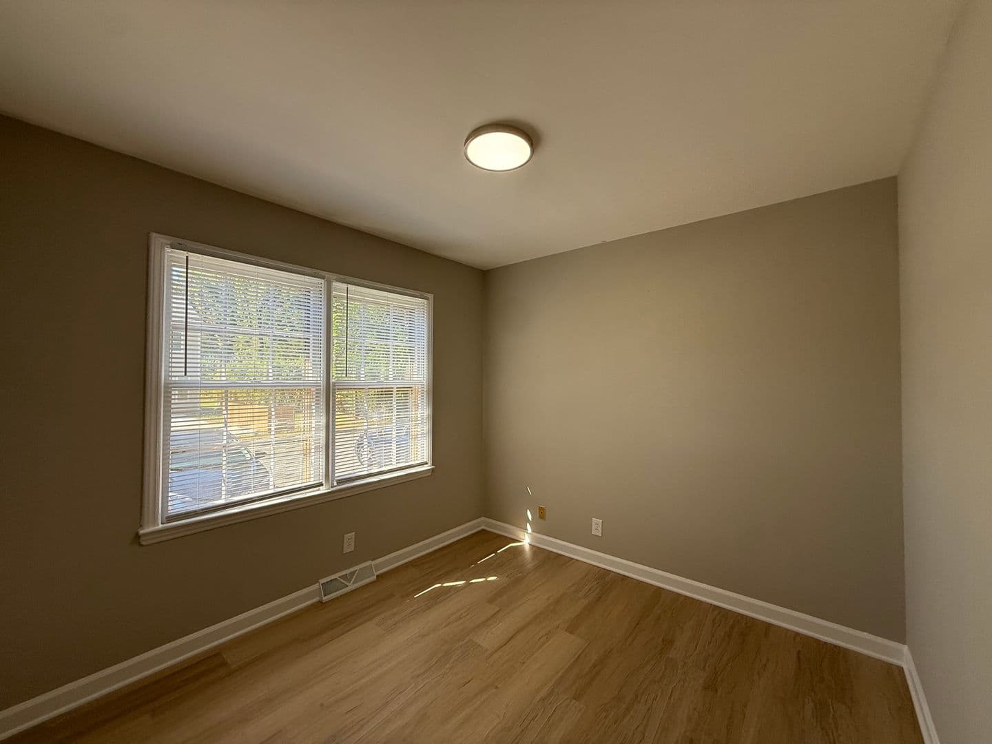 Charlotte Townhome: 3823 Rosehaven Dr.