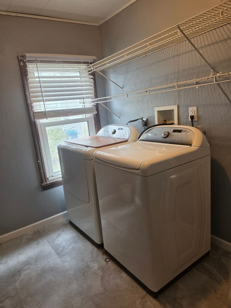 Wood River House: 129 Eaton Ave