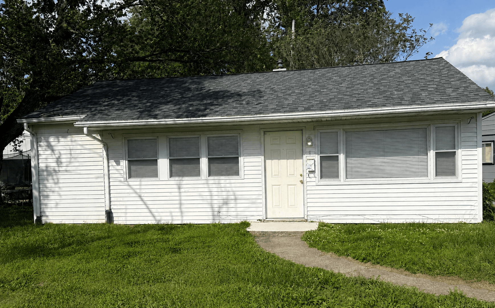 Cahokia House: 1 Dora Dr