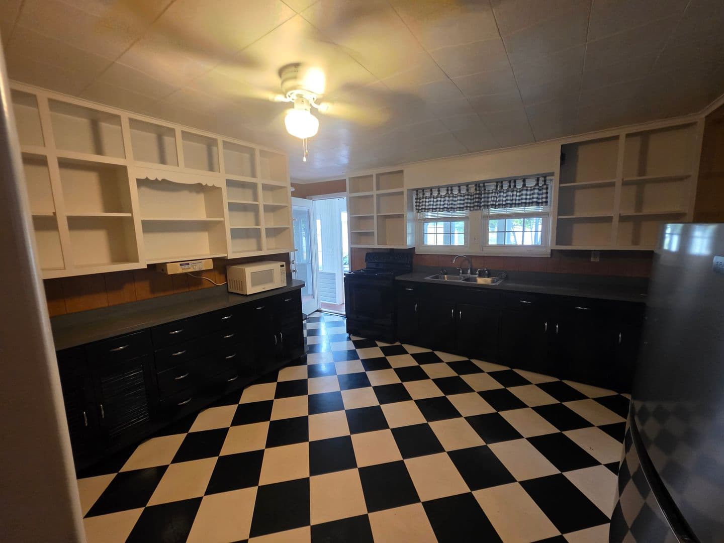 Wood River House: 343 Avalon St