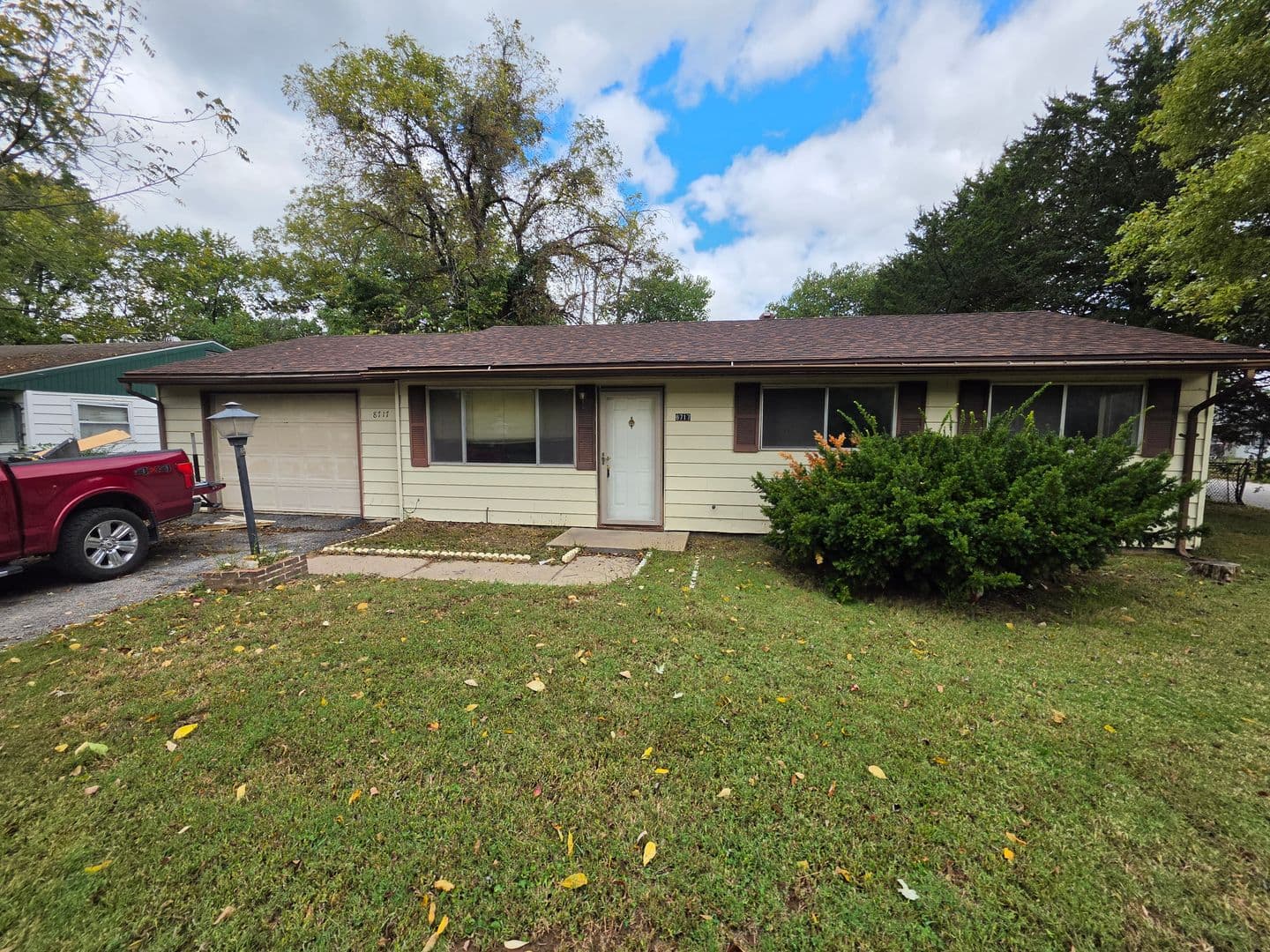 Caseyville House: 8717 Parkdale Dr