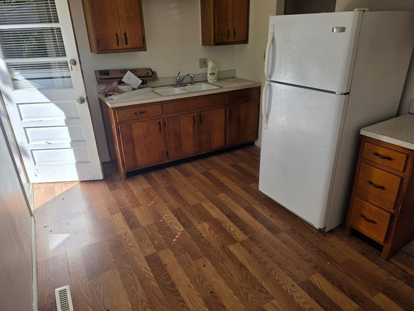 Belleville House: 4408 W Washington St