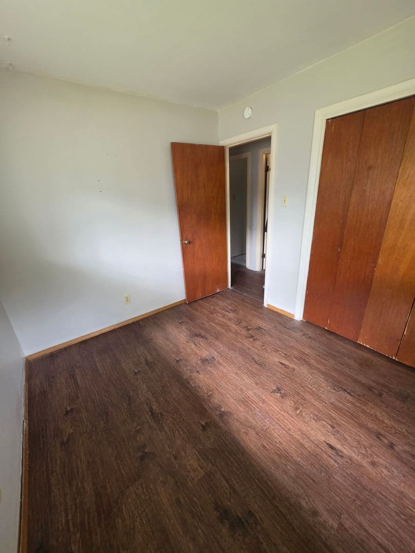 Caseyville House: 8717 Parkdale Dr