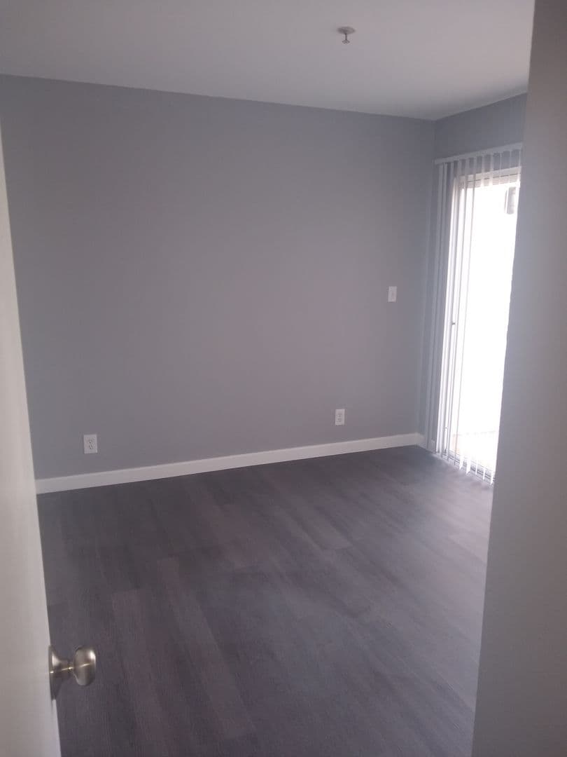 Santa Ana Apartment: 421 E. 16th St.