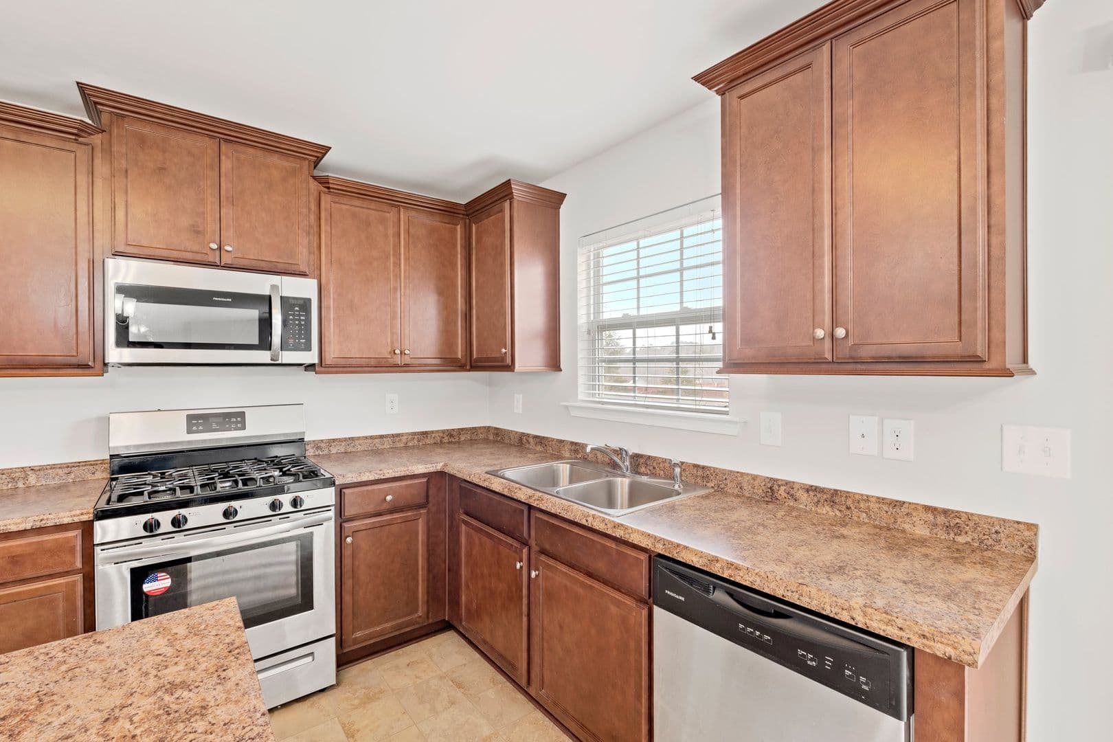 Piedmont House: 200 Willow Grove Way