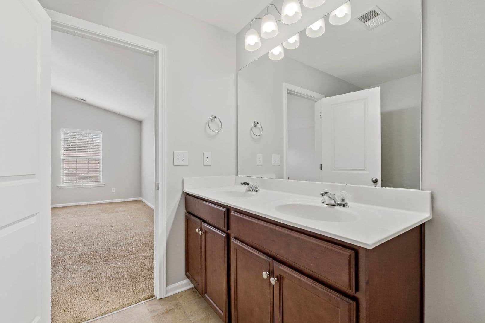 Piedmont House: 200 Willow Grove Way