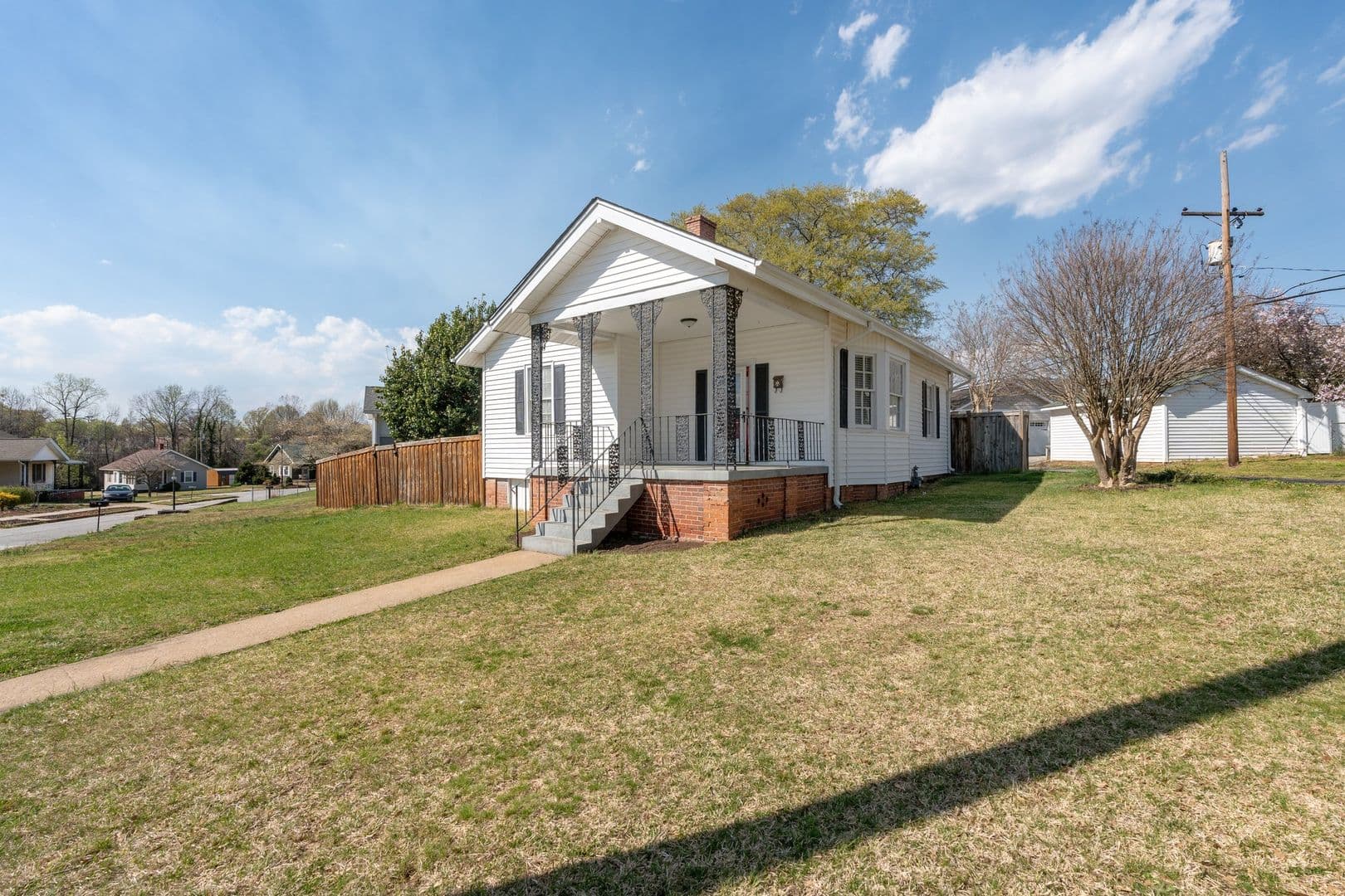 Lyman House: 6 Spur Street