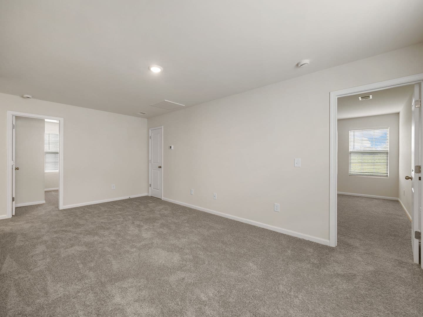 Spartanburg House: 592 Wooden Duck St