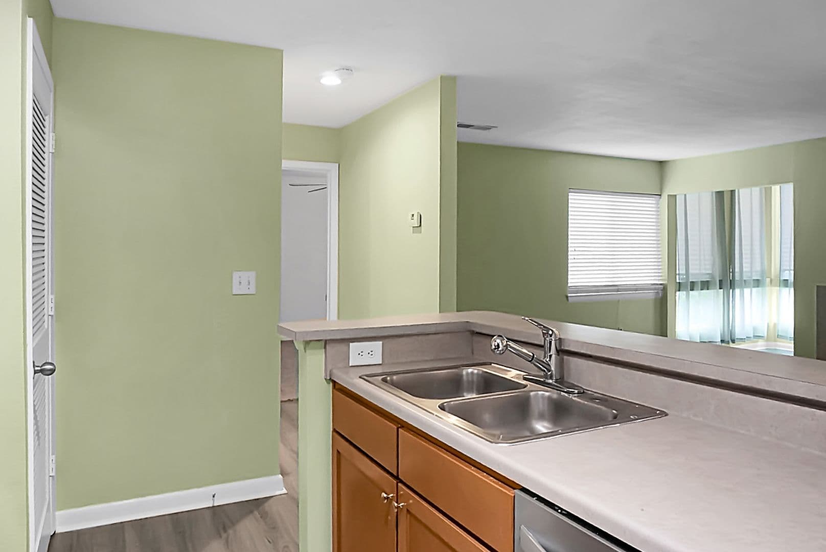 Mt Pleasant House: 278 Alexandra Dr, Unit 2