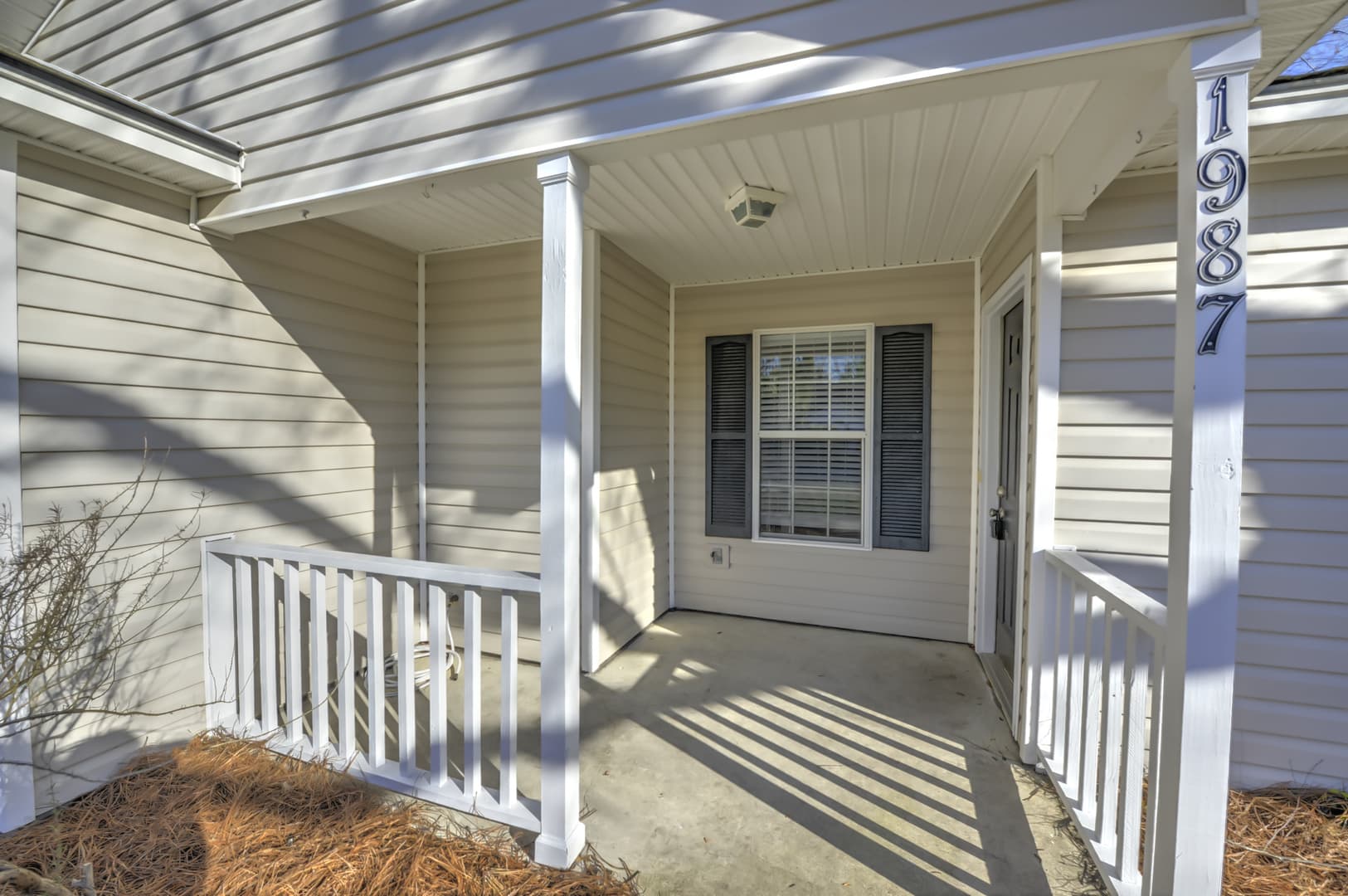 Mt Pleasant House: 1987 Armory Dr