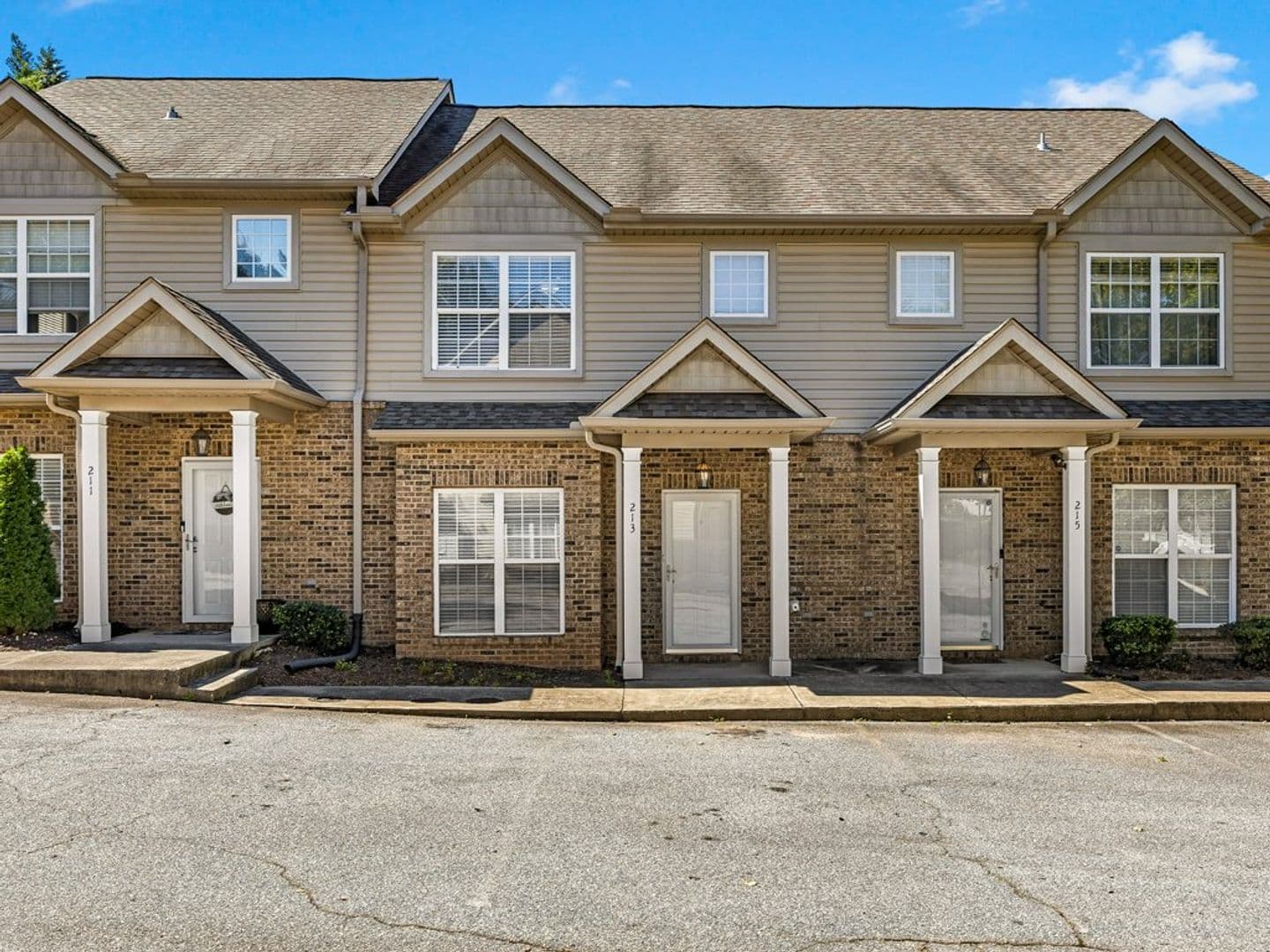 Greenville Townhome: 213 Ashby Dr.