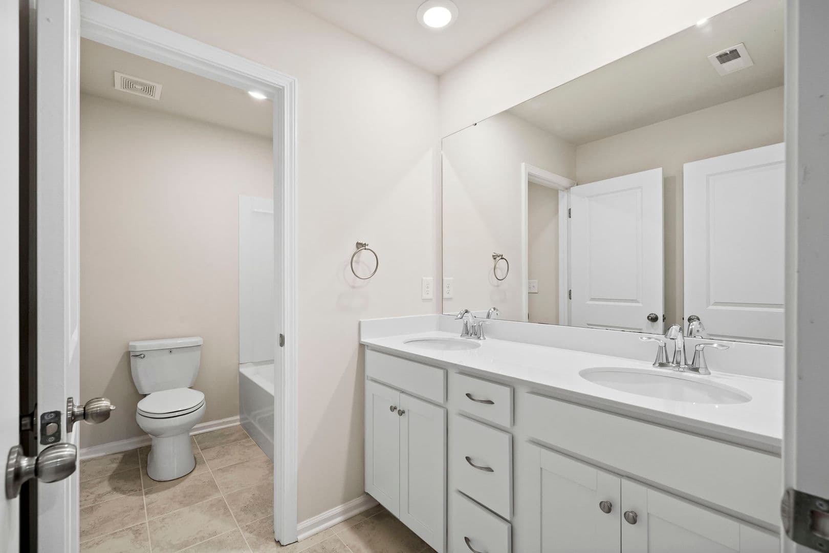 Woodruff House: 114 Magnolia St