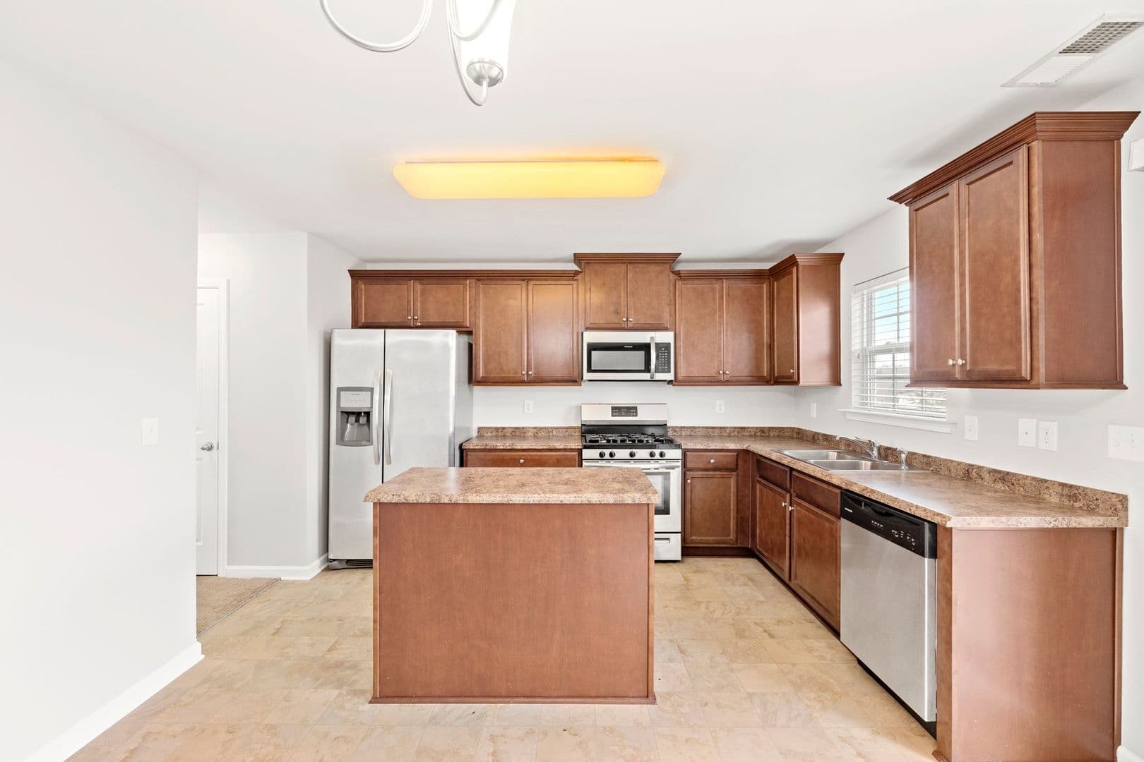Piedmont House: 200 Willow Grove Way