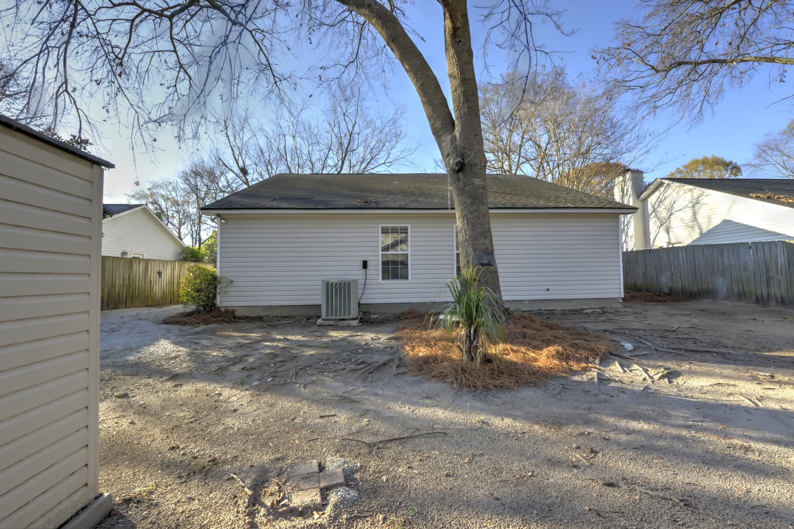Mt Pleasant House: 1987 Armory Dr