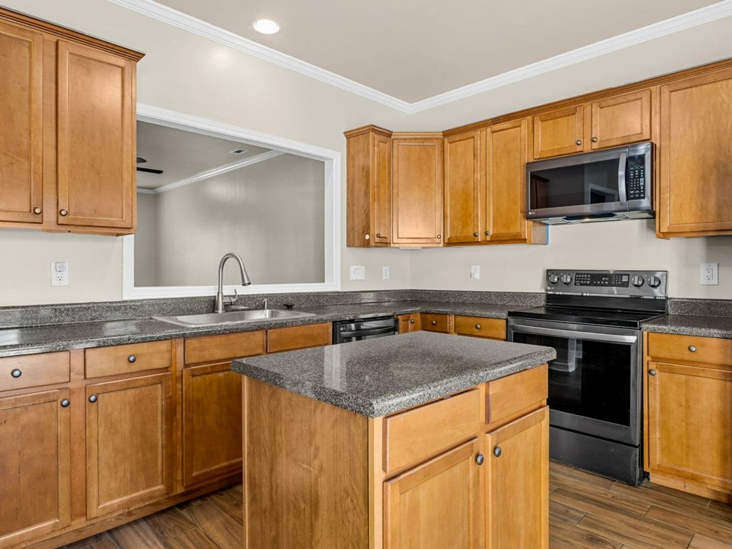 Greenville Townhome: 213 Ashby Dr.