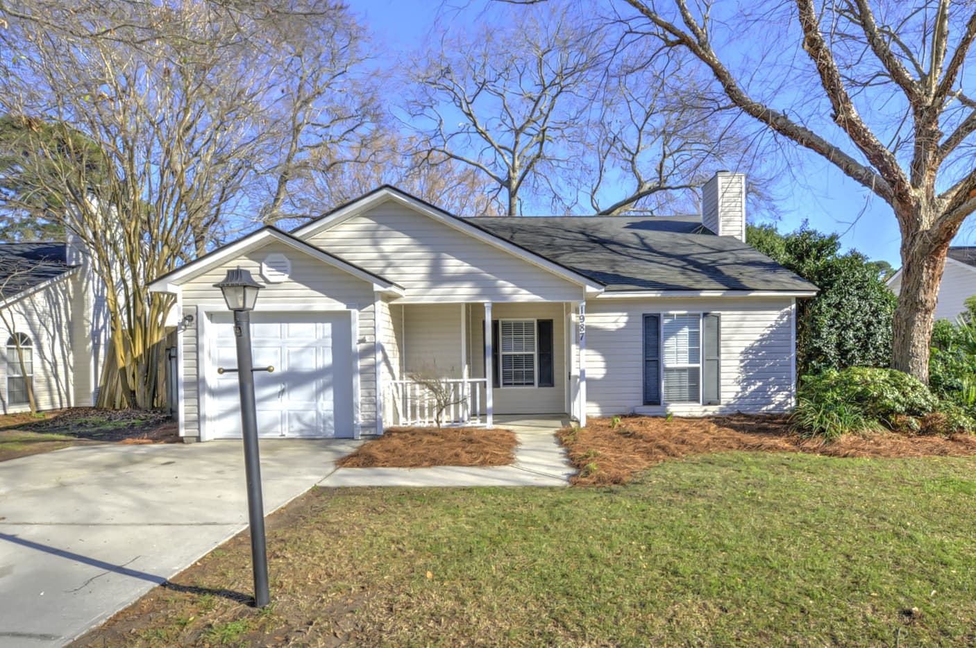 Mt Pleasant House: 1987 Armory Dr
