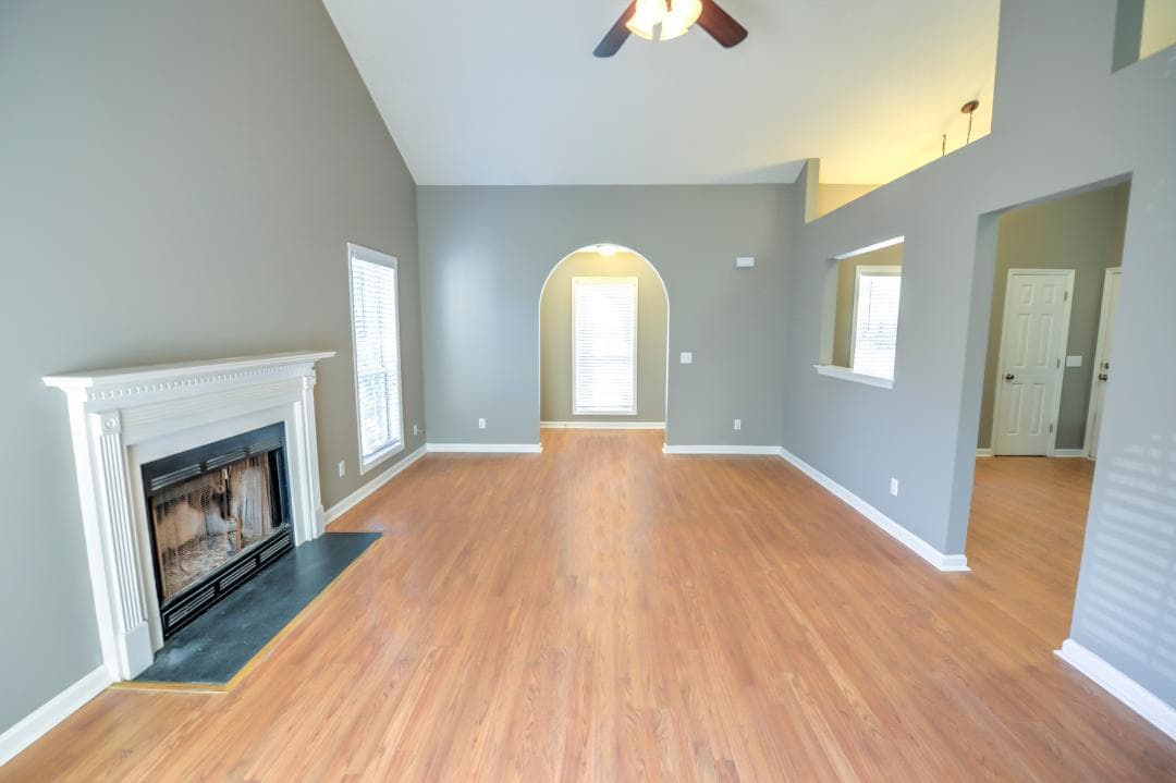 Mt Pleasant House: 1987 Armory Dr