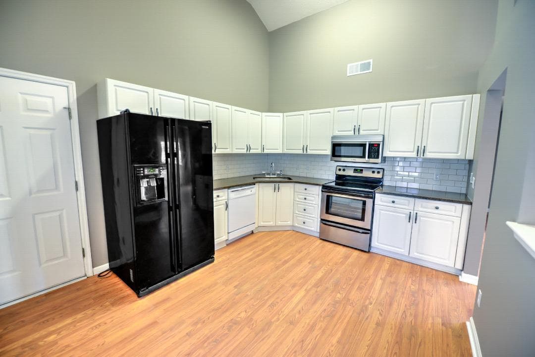 Mt Pleasant House: 1987 Armory Dr