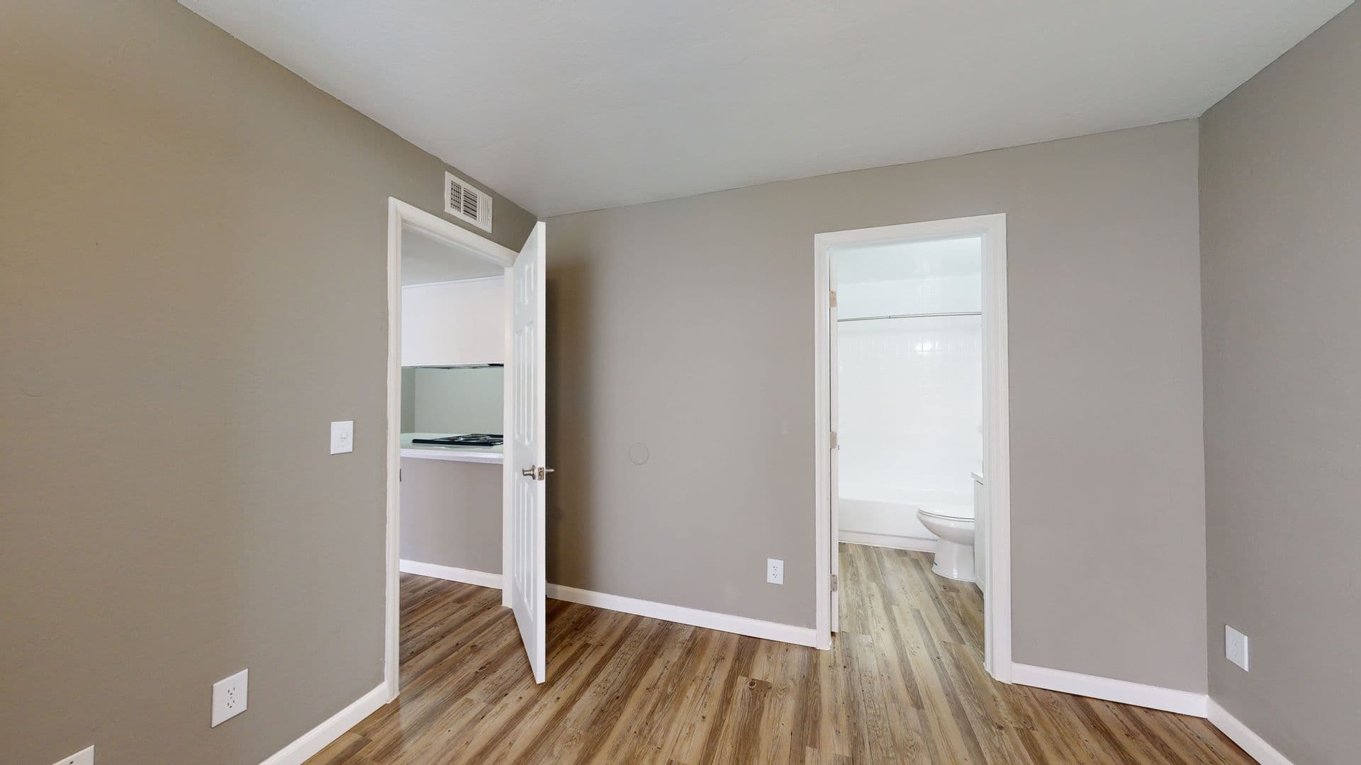 Fort Myers Apartment: 7334-7371 Pinnacle Pines Drive