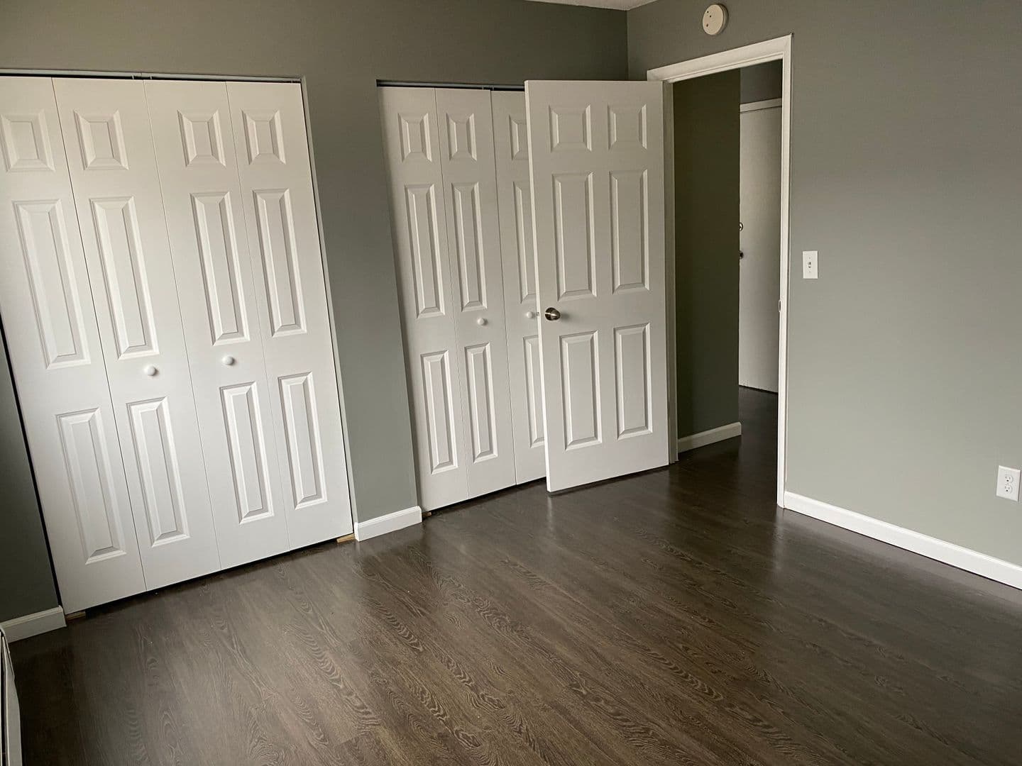 Minneapolis Apartment: 2107 21st Ave South