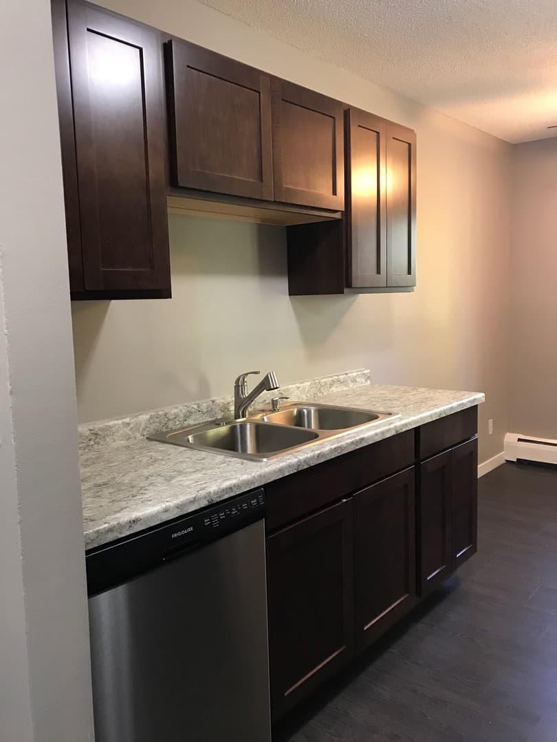 Osseo Apartment: 616, 617, 624, 625 North Oaks Drive