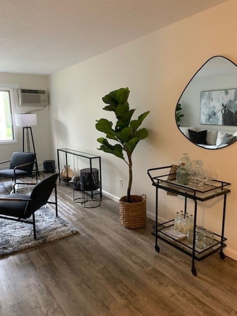 Mounds View Apartment: Leasing Office Address: