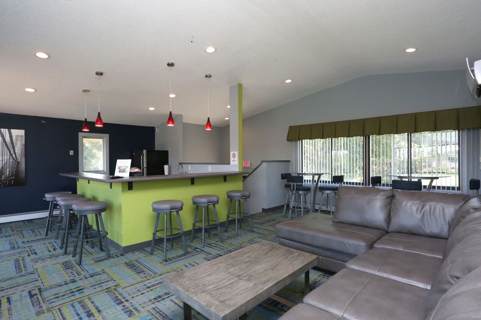 New Hope Apartment: 7700 49th Avenue N