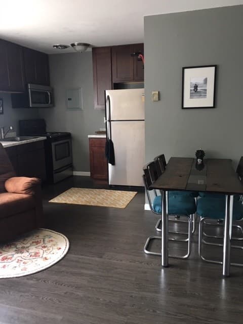 Minneapolis Apartment: 2107 21st Ave South