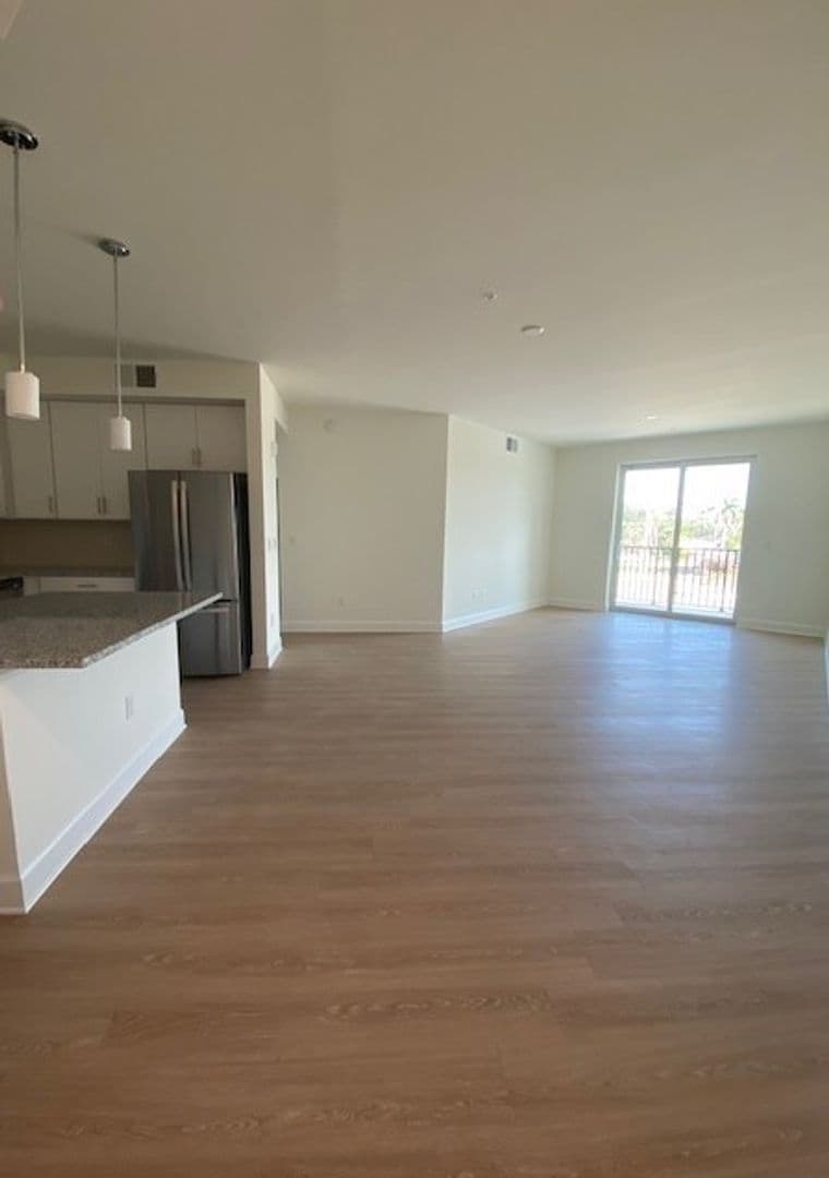 Fort Myers Apartment: 16520-16538 San Carlos Blvd