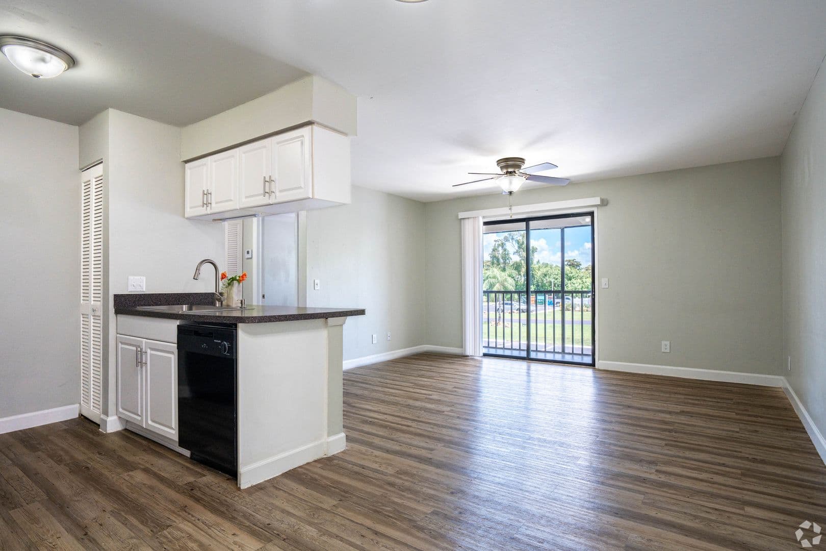 Fort Myers Apartment: 7334-7371 Pinnacle Pines Drive