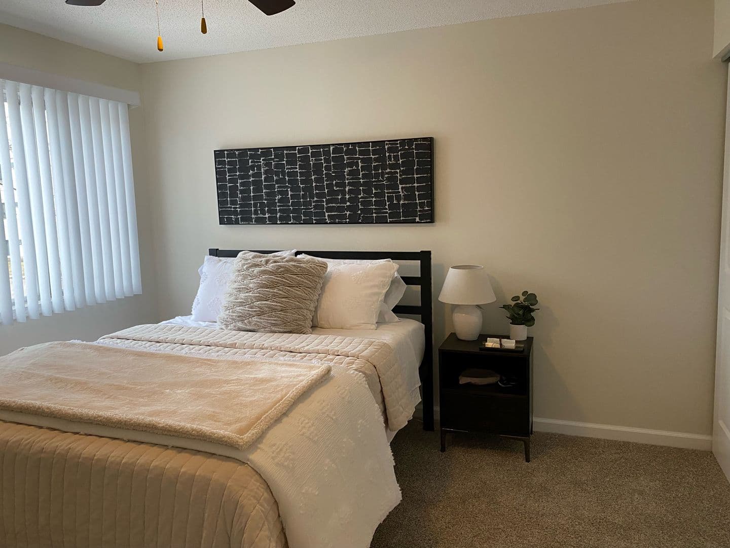 Mounds View Apartment: Leasing Office Address: