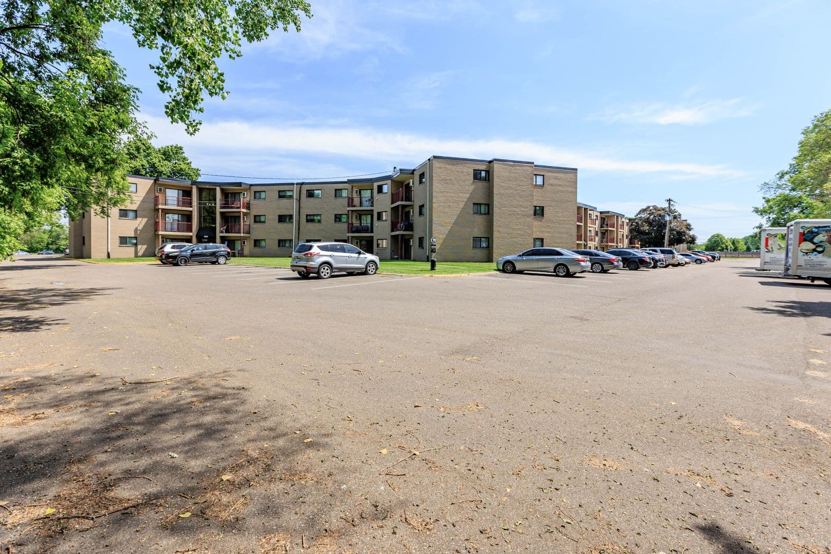 Saint Louis Park Apartment: 2524 Highway 100 S