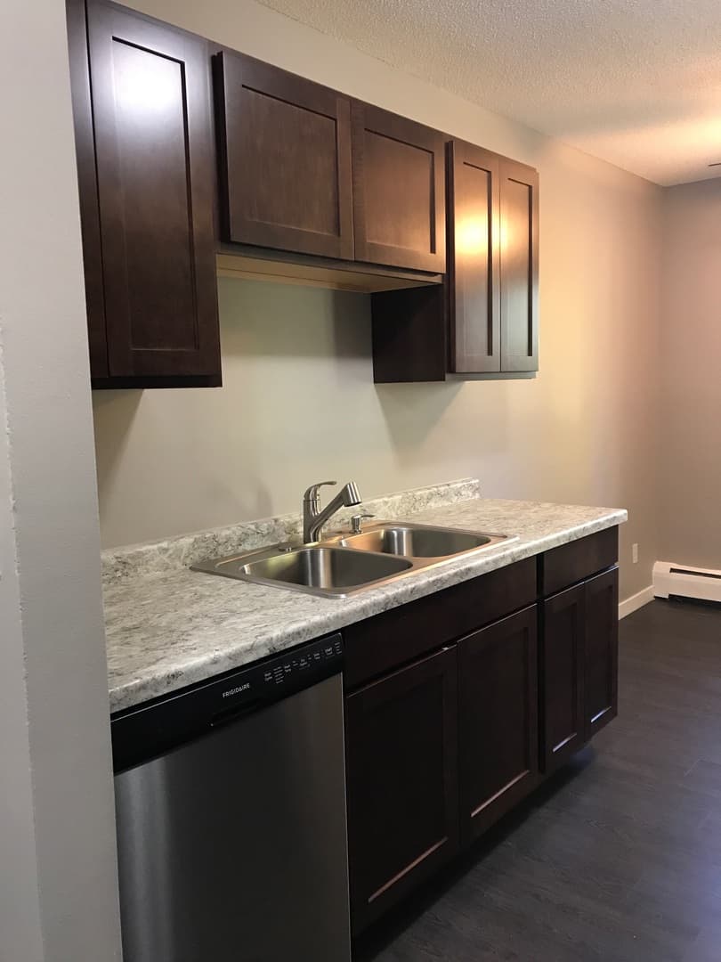 Osseo Apartment: 616, 617, 624, 625 North Oaks Drive