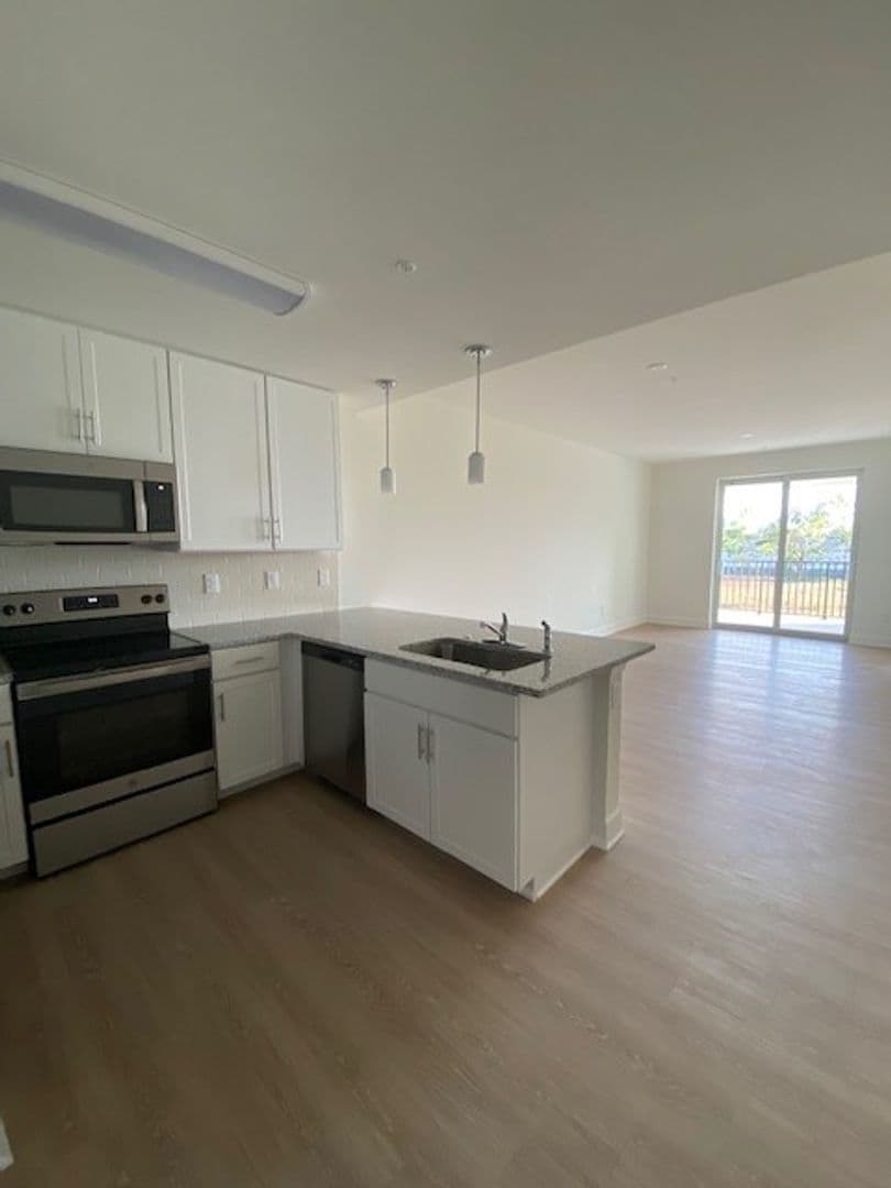 Fort Myers Apartment: 16520-16538 San Carlos Blvd