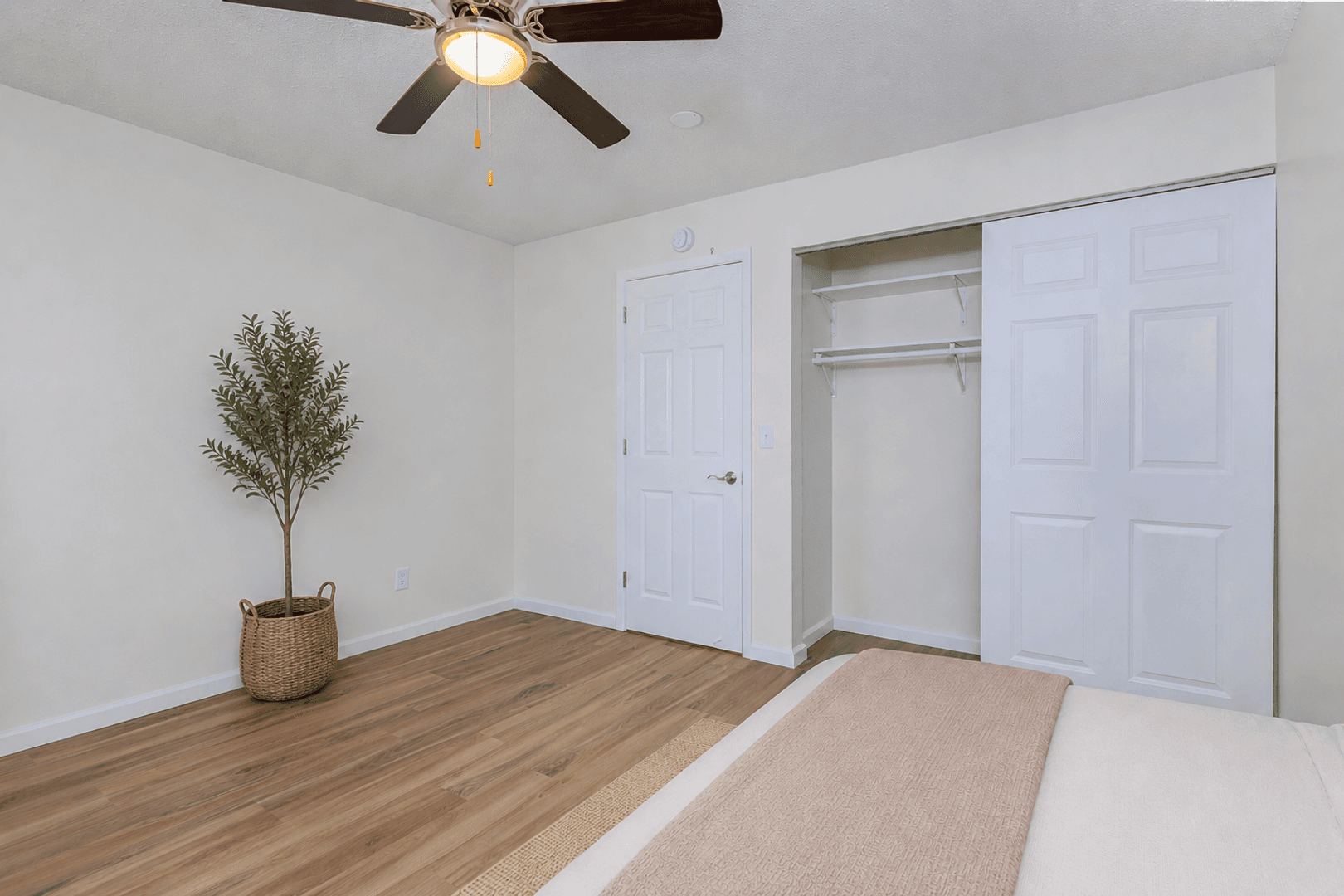 Mounds View Apartment: 2659 County Road H2